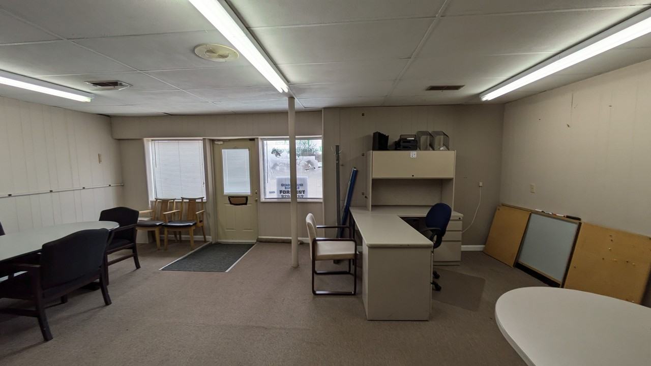 1212 1st St #1 - Photo 3 of 5