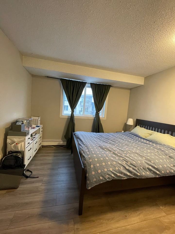 9904 90 Ave Nw - Photo 4 of 24