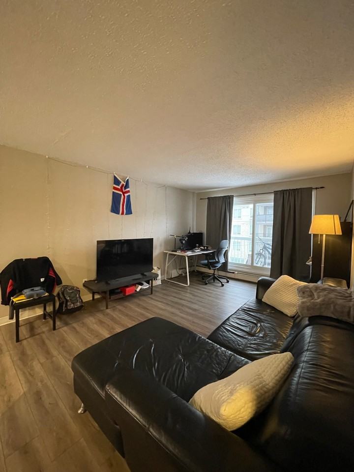 9904 90 Ave Nw - Photo 3 of 24