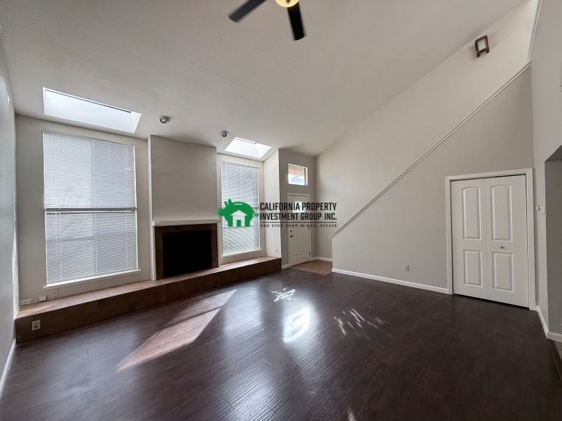 1608 Hood RoadUnit F #F - Photo 3 of 30