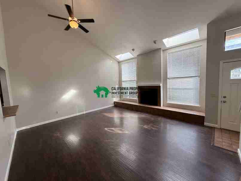 1608 Hood RoadUnit F #F - Photo 4 of 30