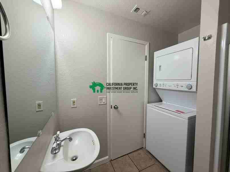 1608 Hood RoadUnit F #F - Photo 6 of 30