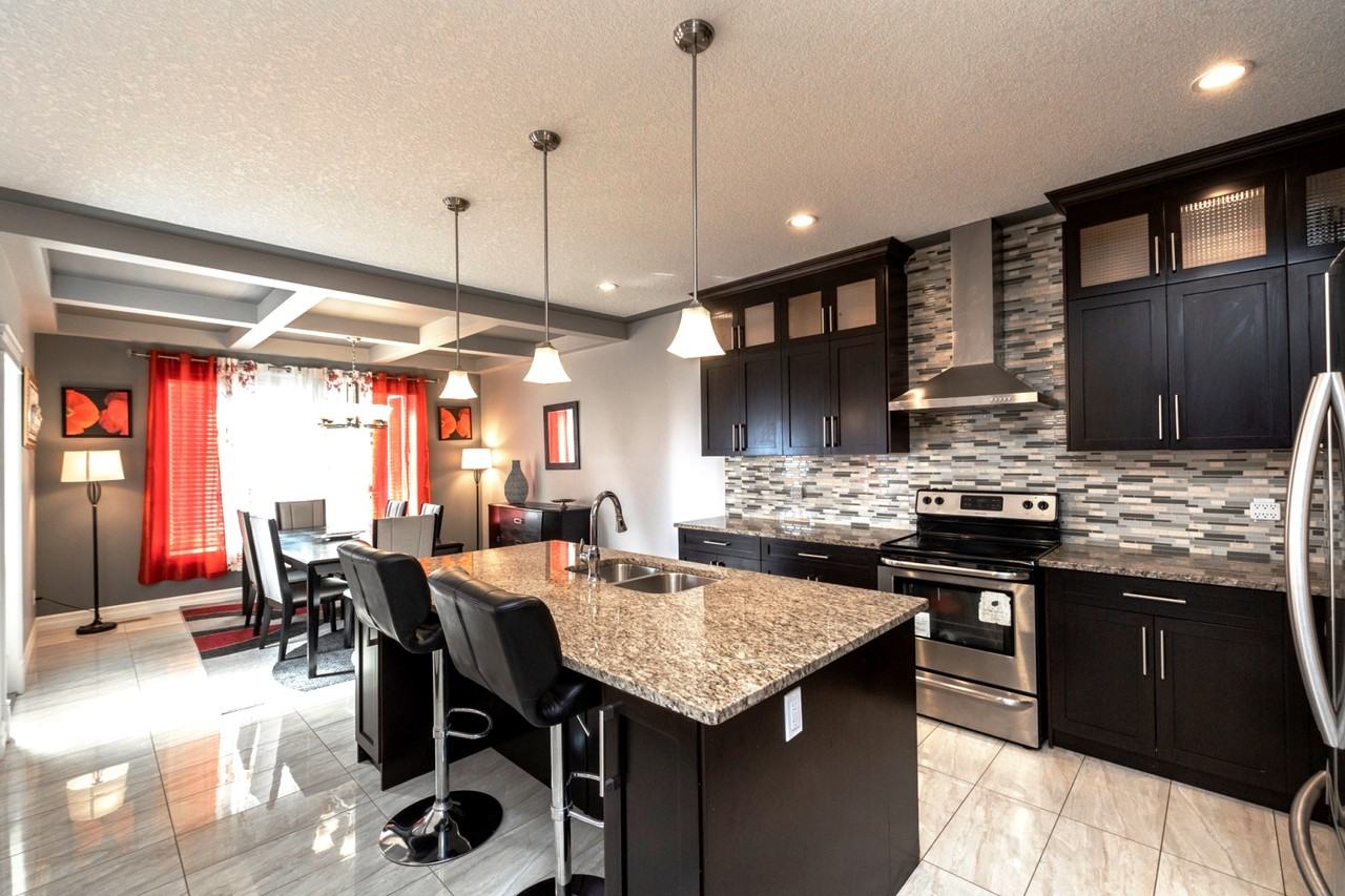 5139 2 Ave Sw - Photo 6 of 32