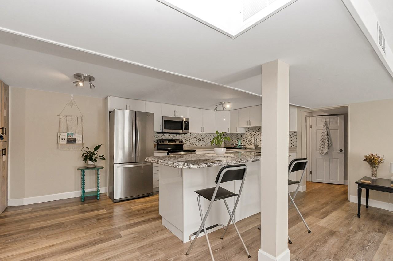 138 Owen St - Photo 5 of 13