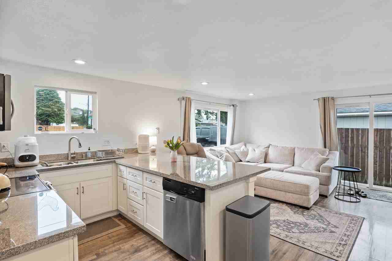 4817 N Vassault St #1 - Photo 2 of 20