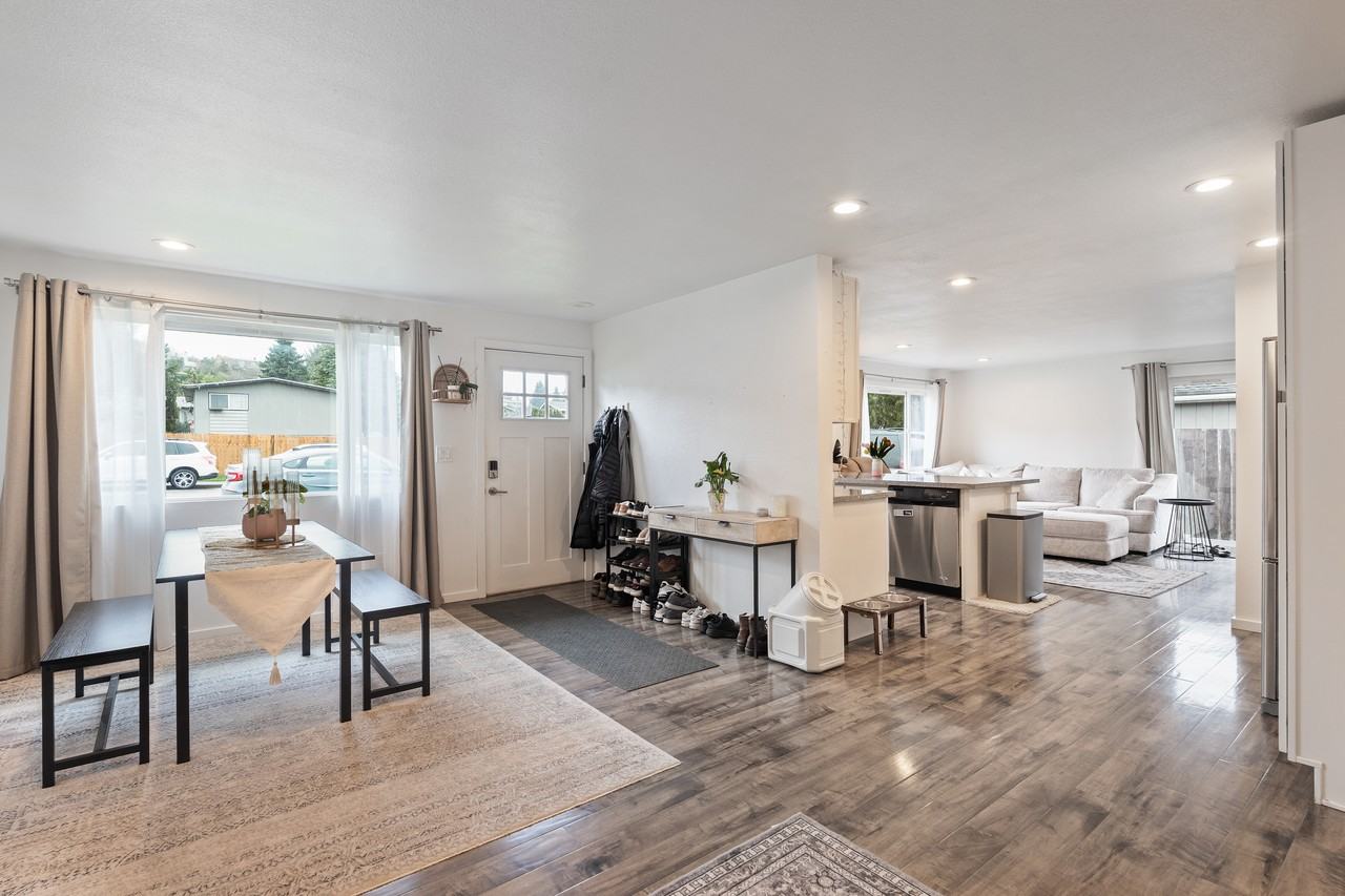 4817 N Vassault St #1 - Photo 7 of 20