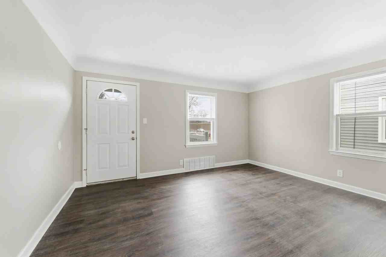 3360 Edgeworth St #1 - Photo 5 of 14