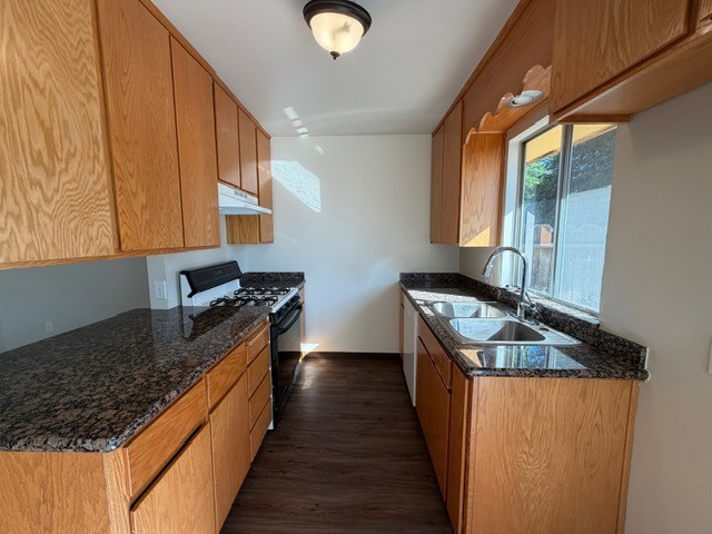 2020 Rose Ave #1 - Photo 4 of 11