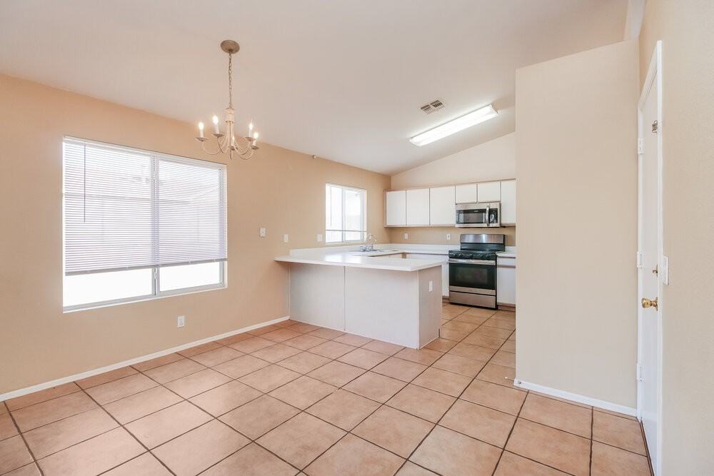 8046 E Fairfield St - Photo 7 of 16