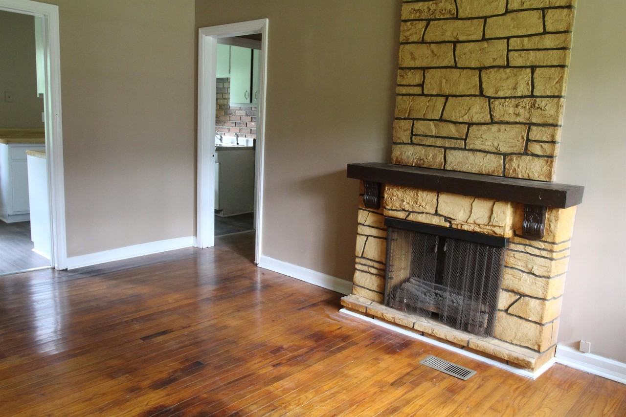 103 S Shadowlawn Dr #1 - Photo 2 of 9