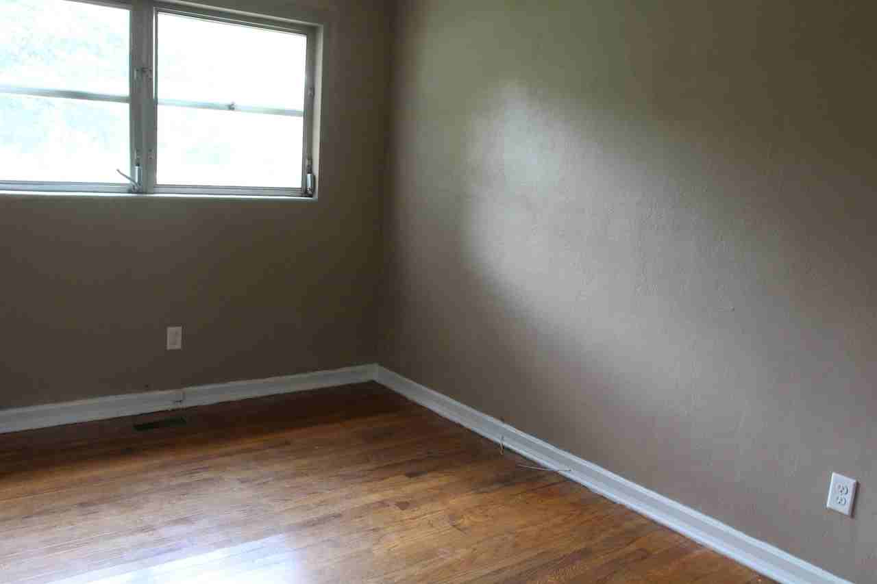 103 S Shadowlawn Dr #1 - Photo 7 of 9