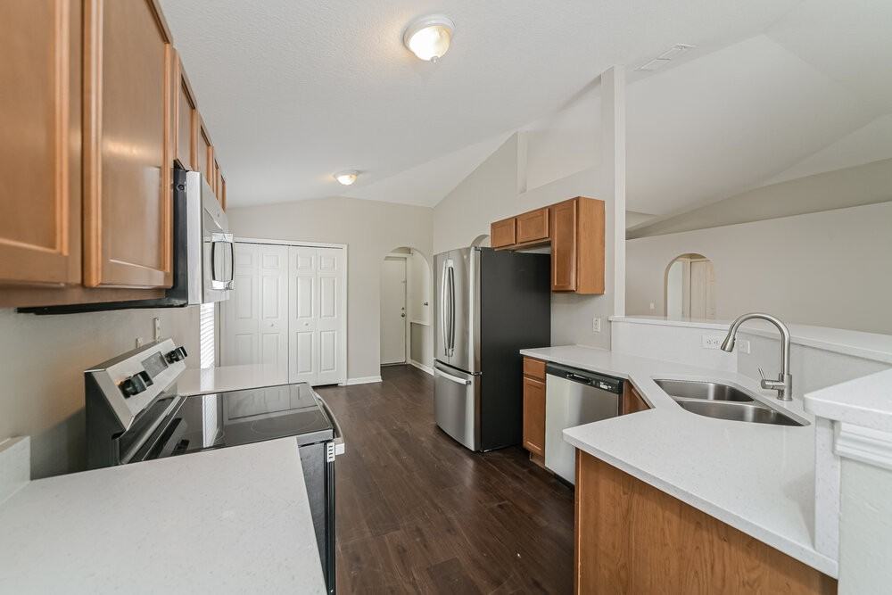 433 Hammerstone Ave - Photo 7 of 16