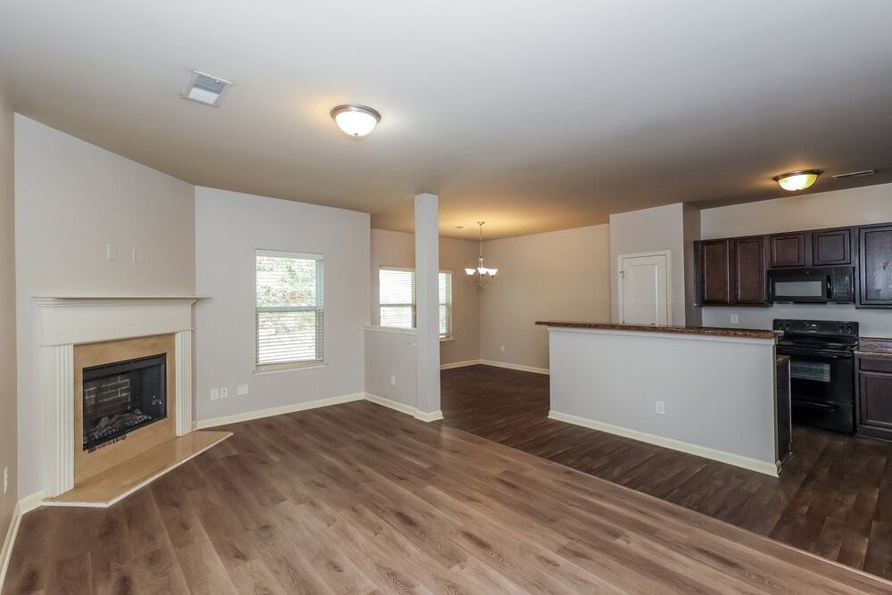 260 Stillwood Dr - Photo 5 of 17