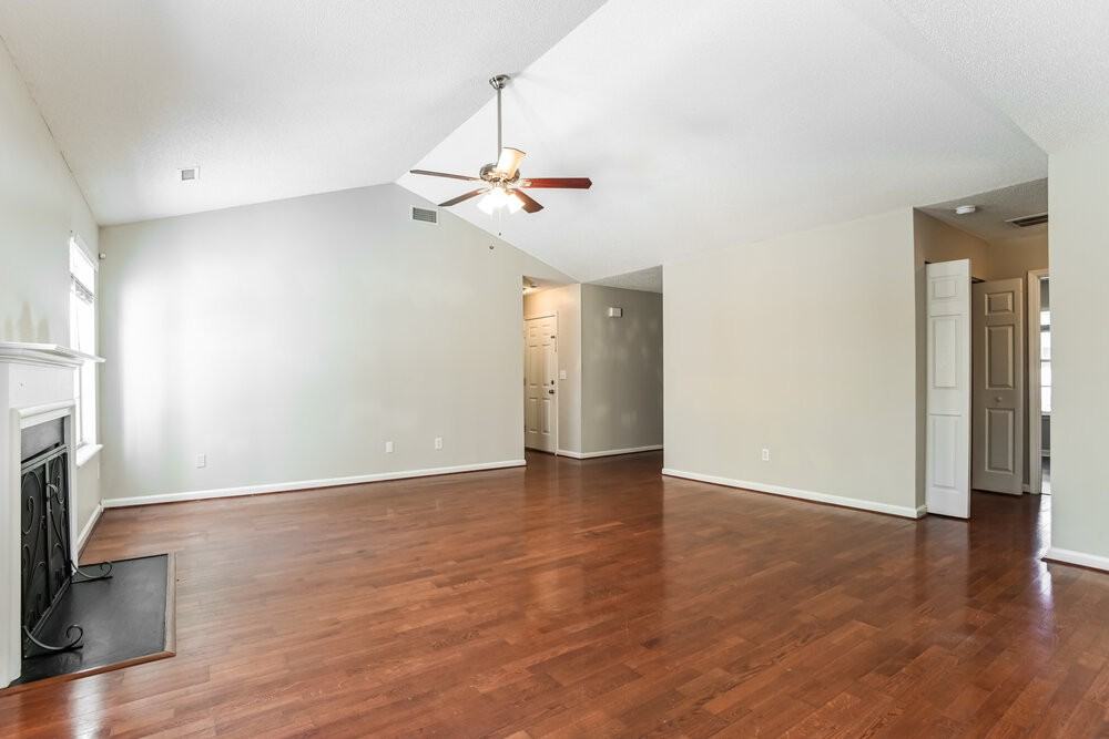 9225 Merlot Ln - Photo 3 of 16