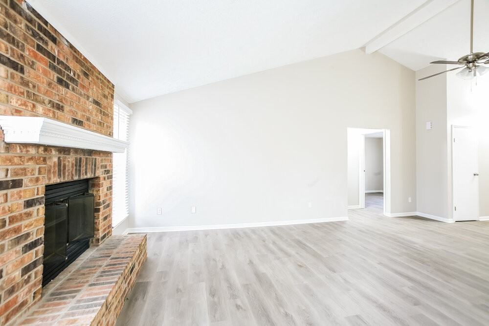 8291 Ontario Ln - Photo 4 of 16