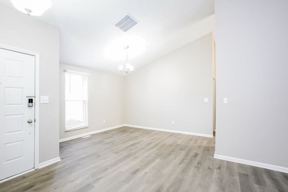 8291 Ontario Ln - Photo 6 of 16