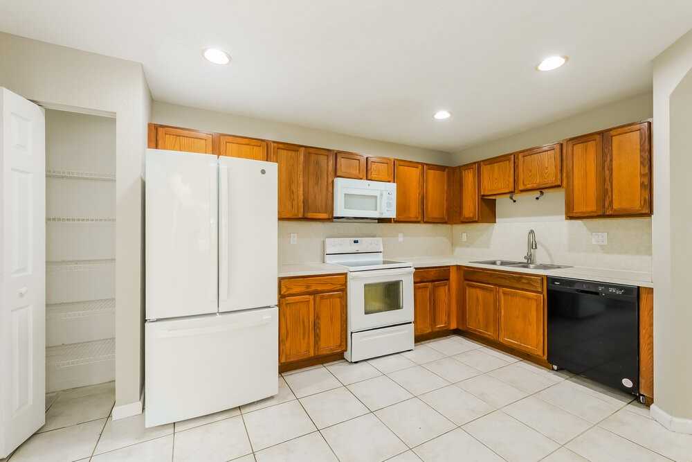 6168 Whalton St - Photo 7 of 17