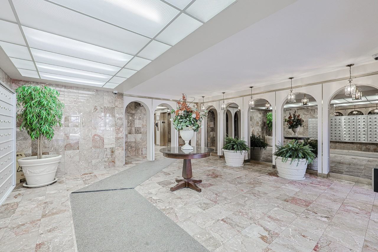 Iron Gate Manor - Photo 7 of 50