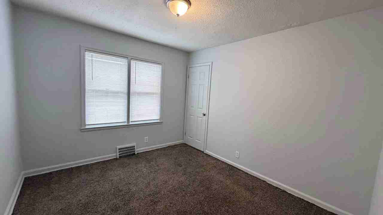 18703 Waltham St #1 - Photo 6 of 22