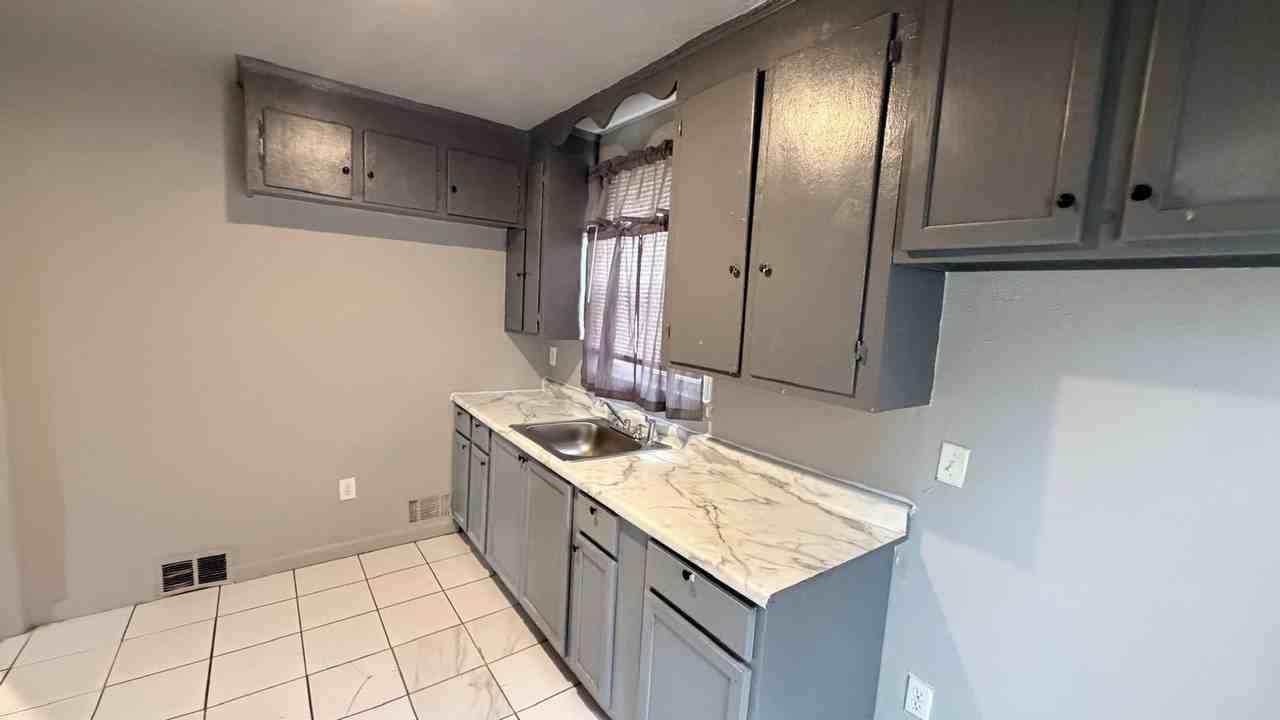 12007 Lakepointe St #1 - Photo 4 of 10