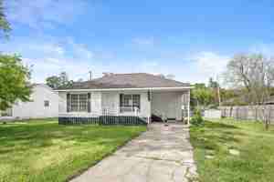 featured image of 8712 Aspen Ct #1