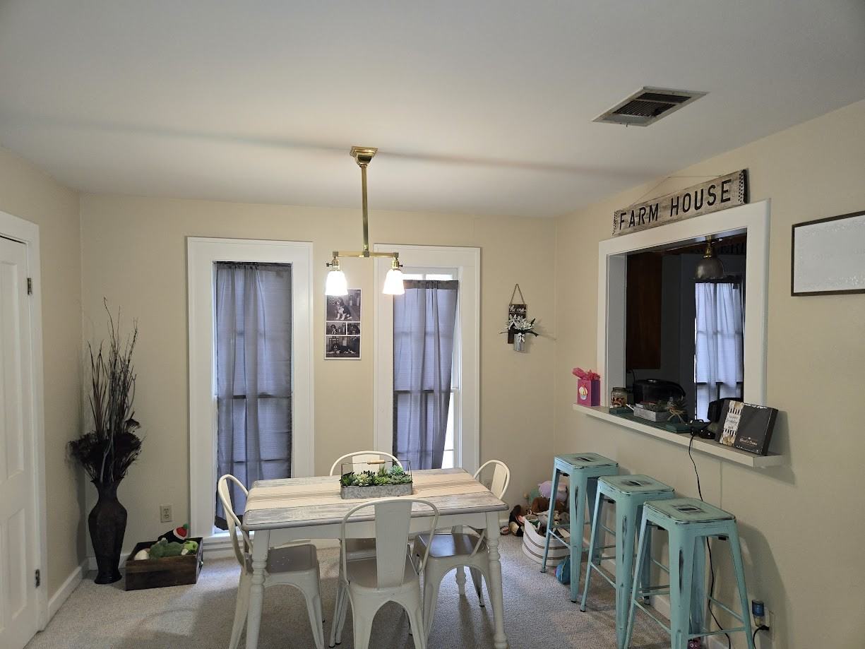 316 E 7th St #1 - Photo 2 of 9