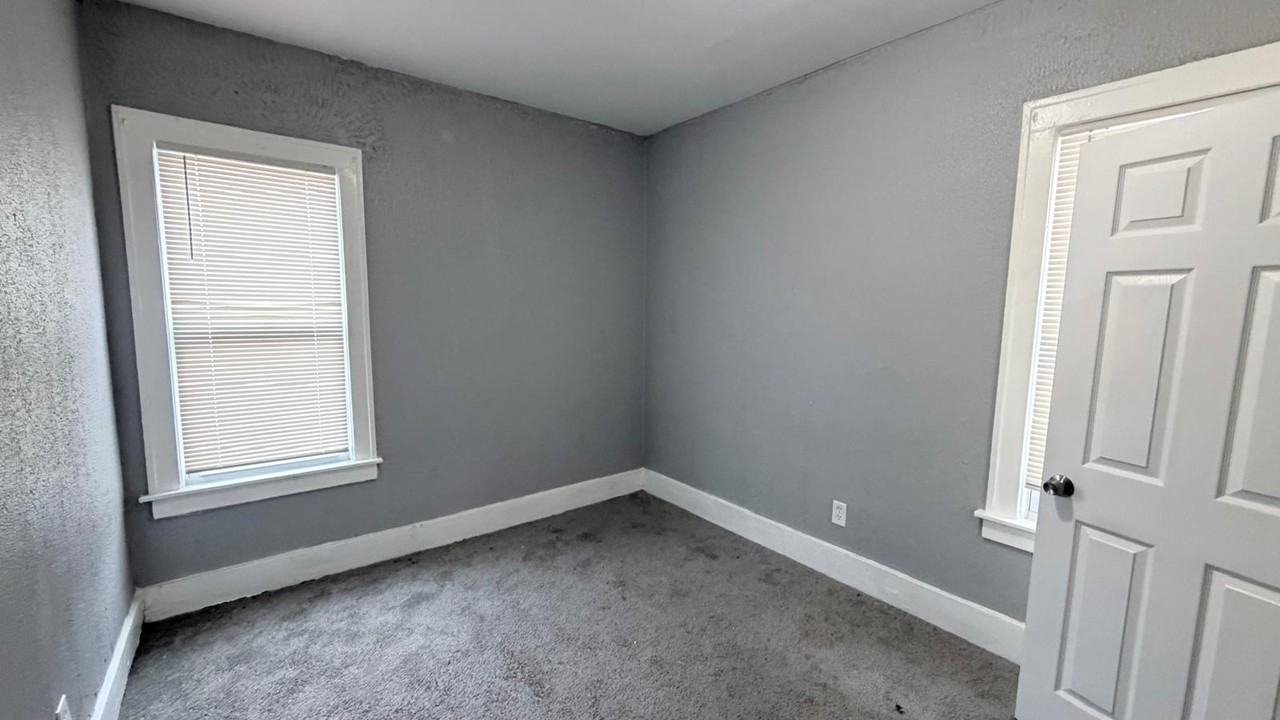 4667 Beniteau St #1 - Photo 5 of 11