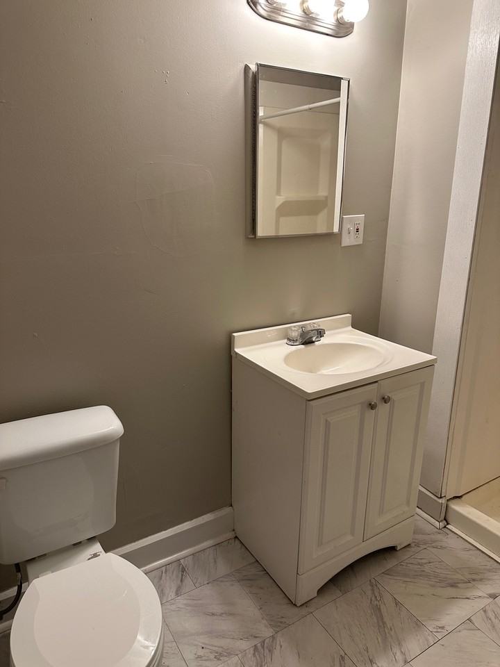 207 19th St #D - Photo 6 of 7