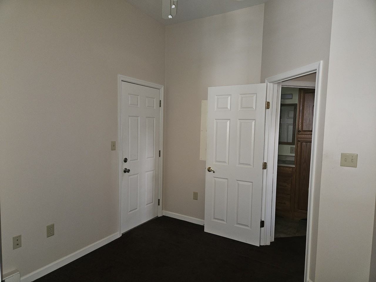 283 E Main St #7 - Photo 5 of 8
