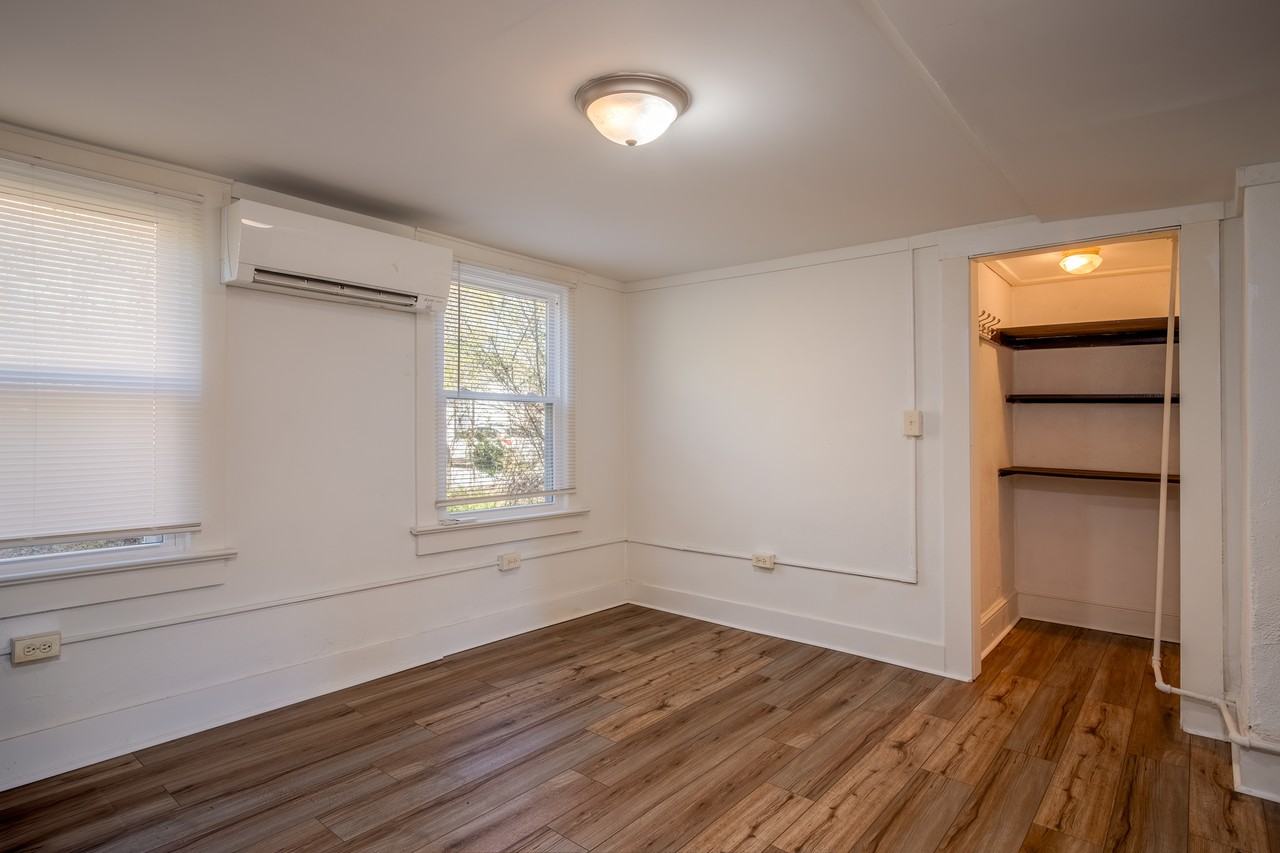 445 S Broad St #B - Photo 7 of 12