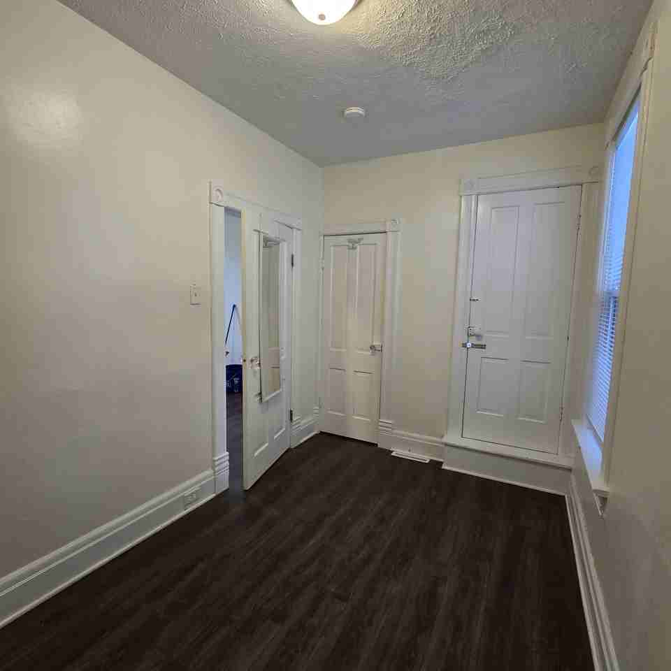 241 Short St #1 - Photo 6 of 19