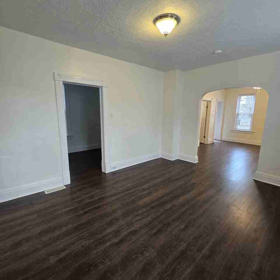 241 Short St #1 - Photo 7 of 19