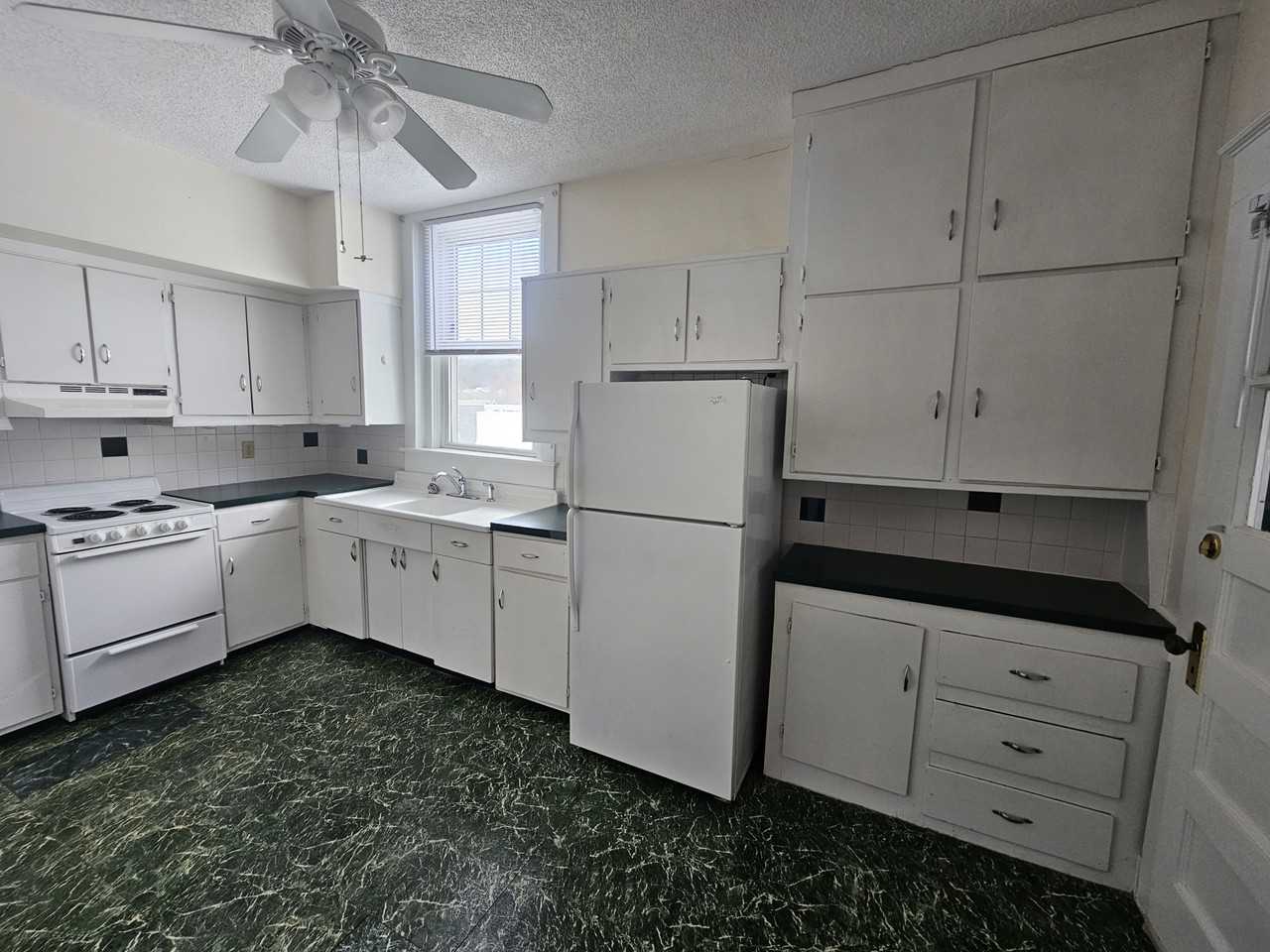 281 E Main St #3 - Photo 3 of 9