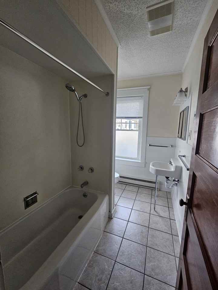281 E Main St #3 - Photo 7 of 9