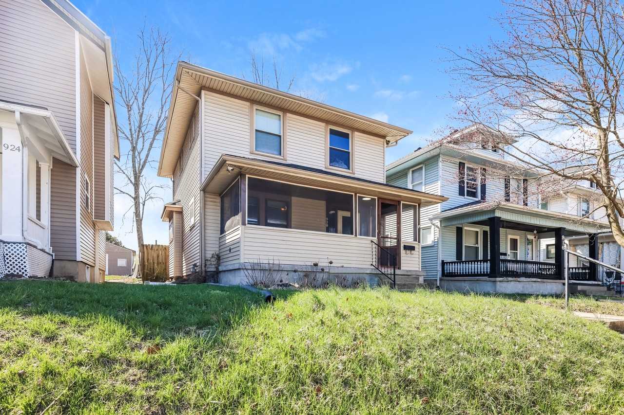 920 E Stewart St #1 - Photo 2 of 15