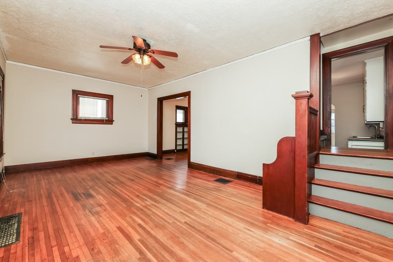 920 E Stewart St #1 - Photo 3 of 15