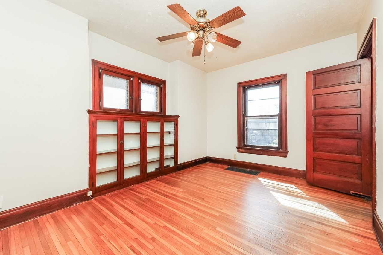 920 E Stewart St #1 - Photo 5 of 15