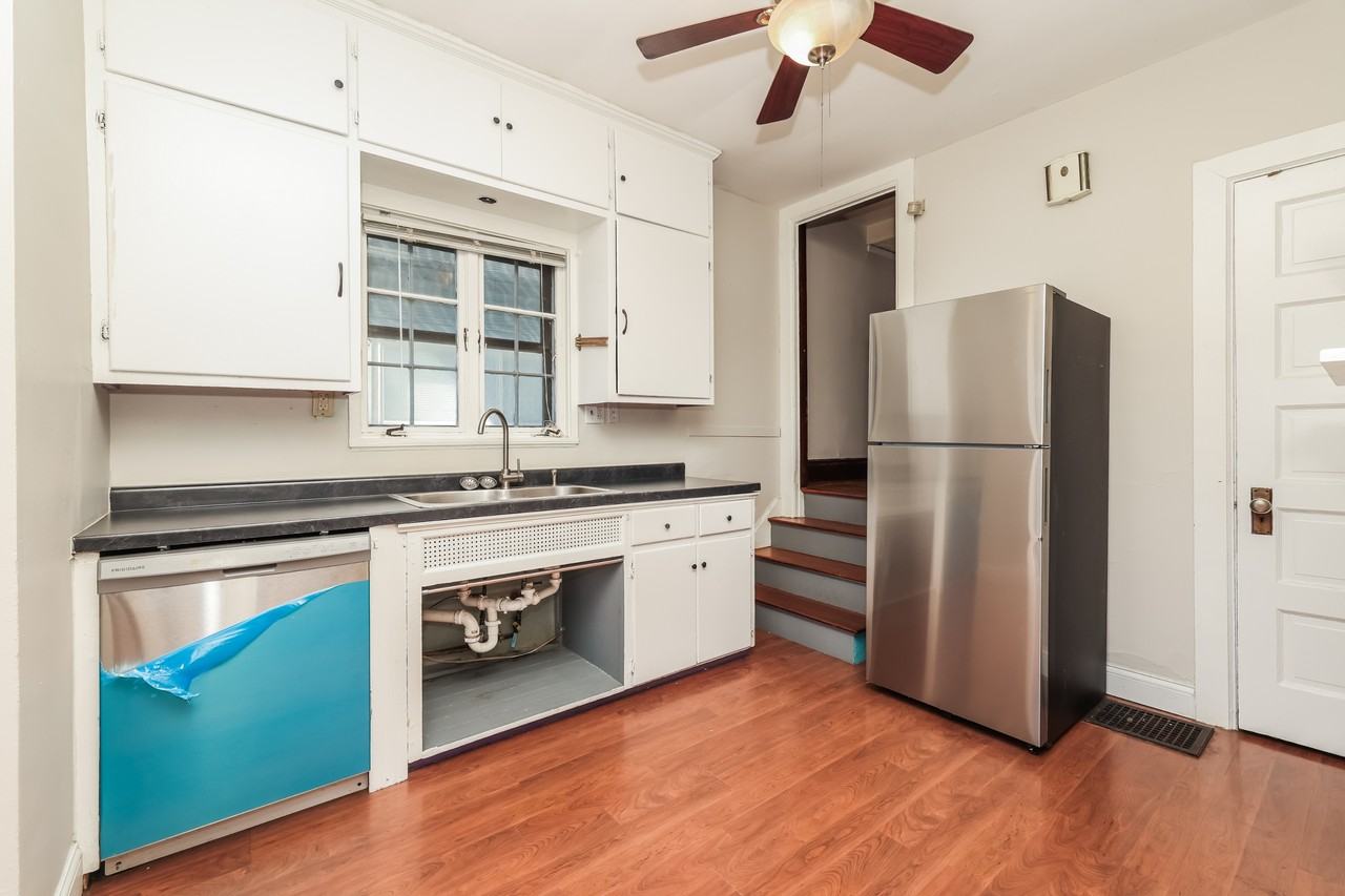 920 E Stewart St #1 - Photo 6 of 15