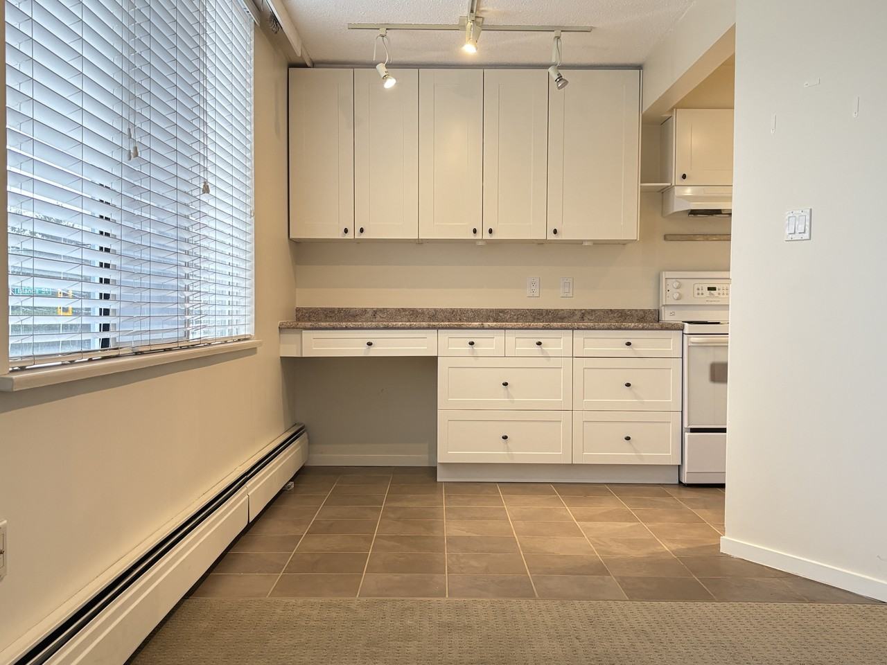 4691 West 10th Ave #1 - Photo 6 of 9