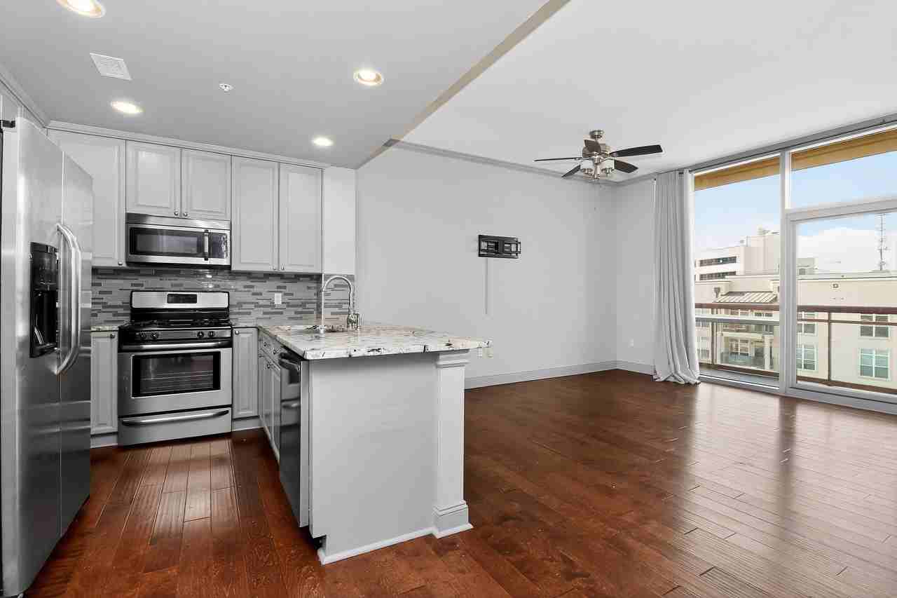 315 Arlington Avenue - 1unit 705 #1 - Photo 2 of 34