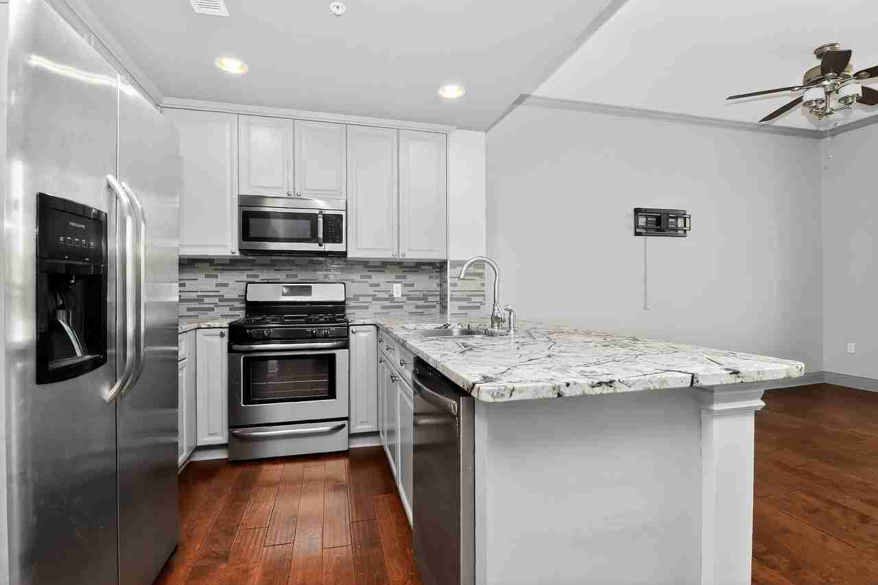 315 Arlington Avenue - 1unit 705 #1 - Photo 3 of 34