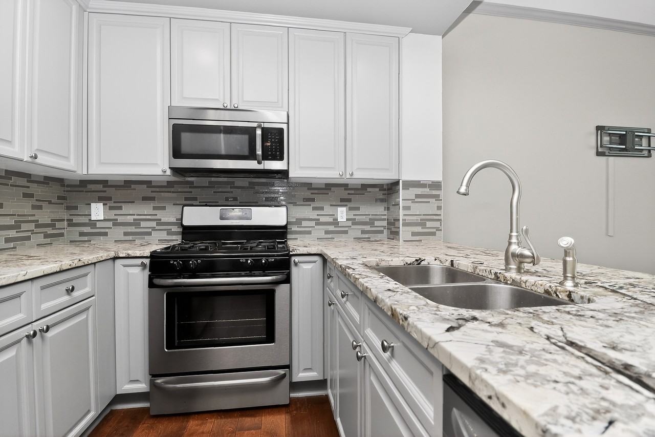 315 Arlington Avenue - 1unit 705 #1 - Photo 4 of 34