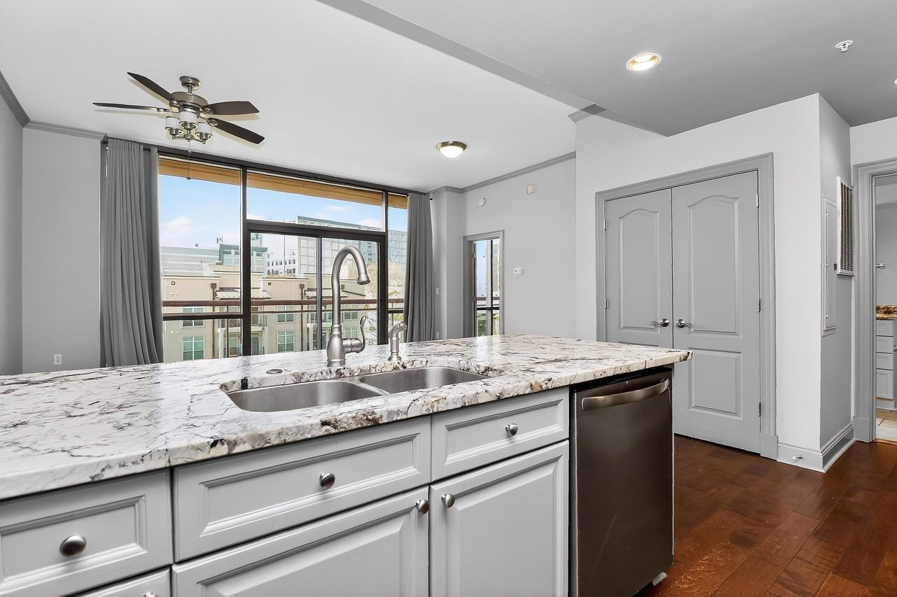 315 Arlington Avenue - 1unit 705 #1 - Photo 5 of 34