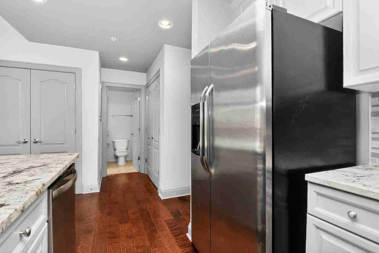 315 Arlington Avenue - 1unit 705 #1 - Photo 6 of 34