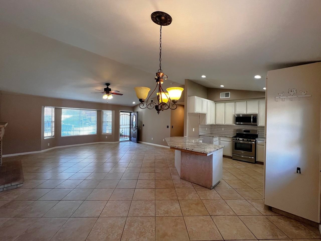 516 Sun Rose Ave #1 - Photo 6 of 22