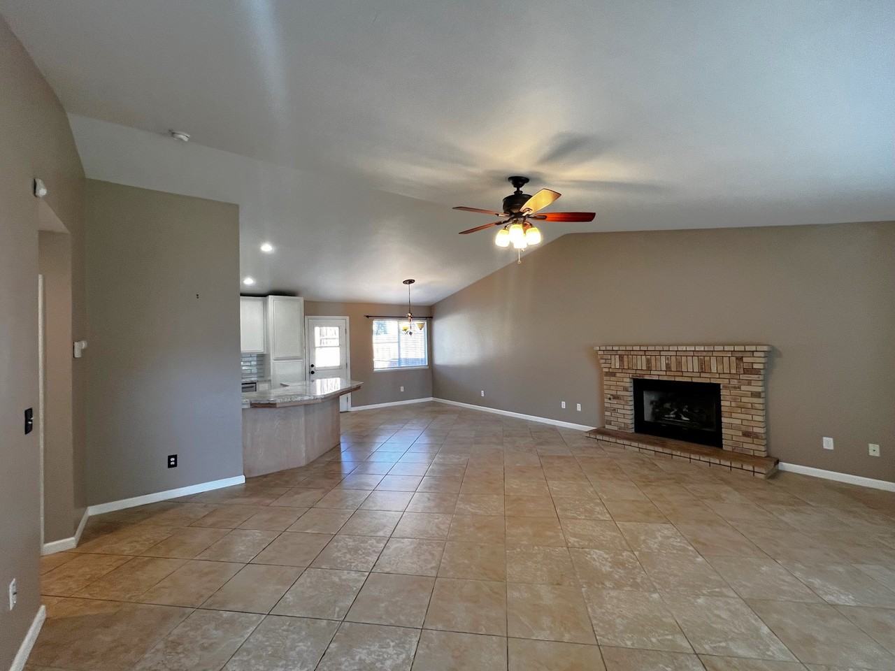 516 Sun Rose Ave #1 - Photo 7 of 22