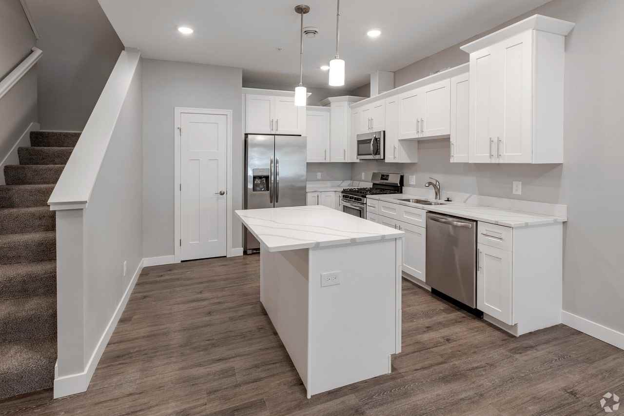 504 Stone Haven Dr Ne #504 - Photo 3 of 14