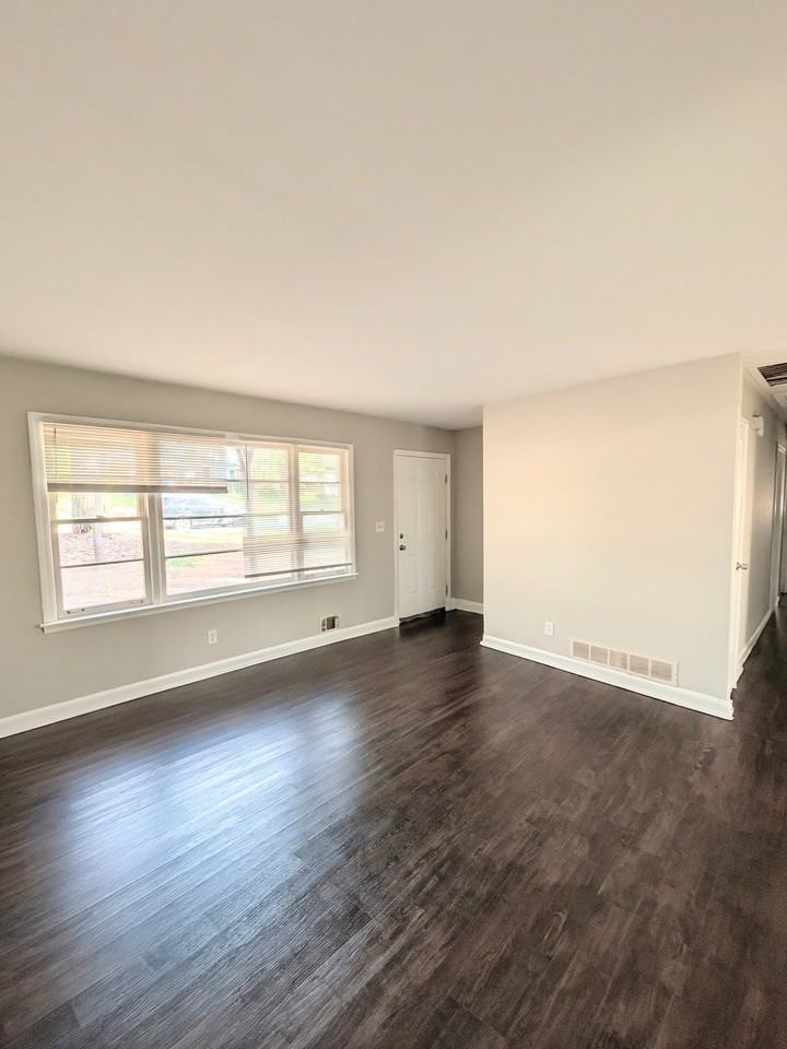 905 Cone Rd #1 - Photo 3 of 13