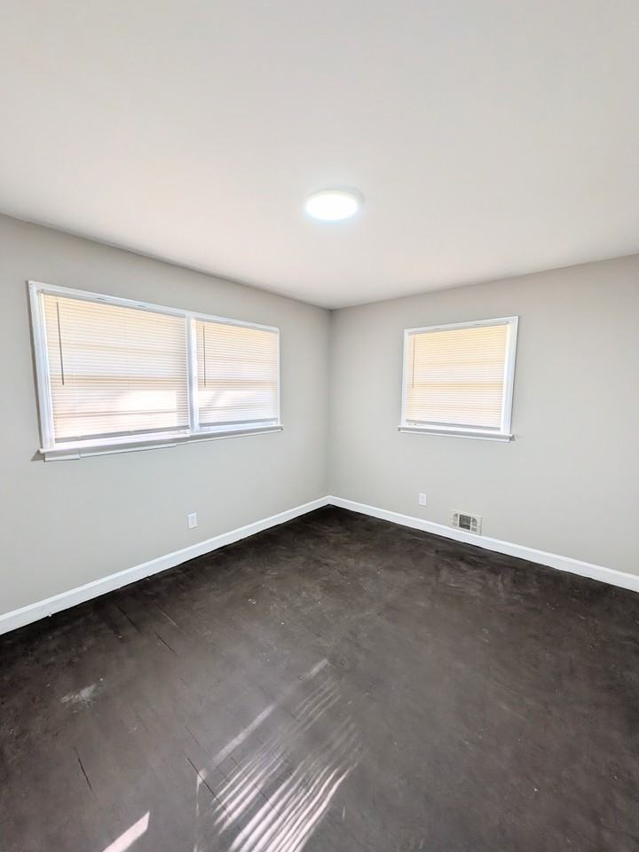 905 Cone Rd #1 - Photo 7 of 13