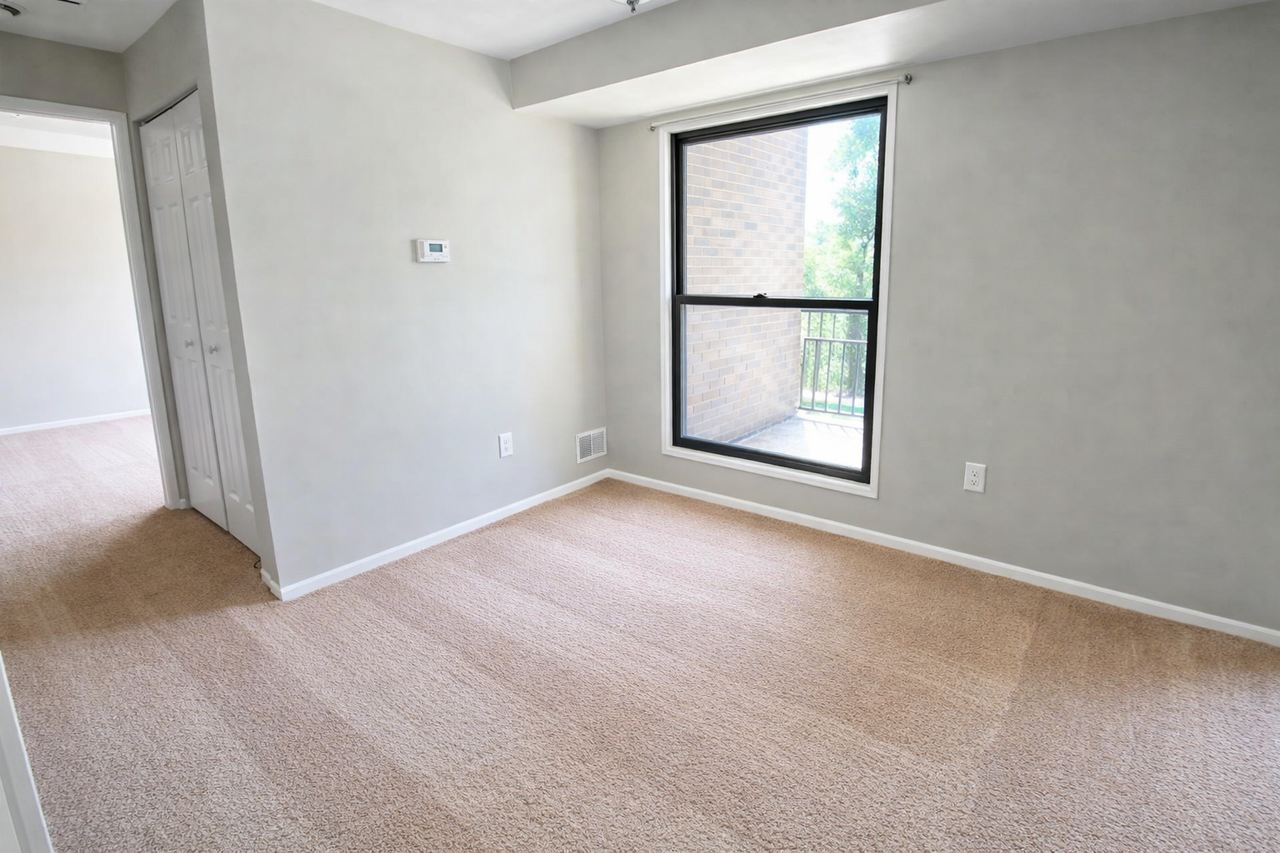 5560 LIBRARY ROADAPARTMENT 202 #5560-202 - Photo 4 of 9